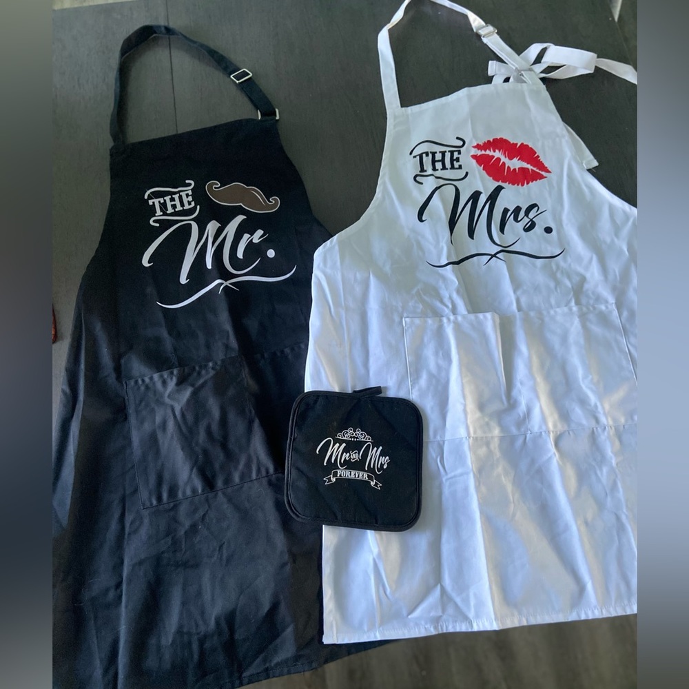 Mr. & Mrs. Aprons